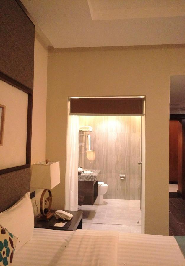 J7 Plaza Hotel Iloilo City Luaran gambar